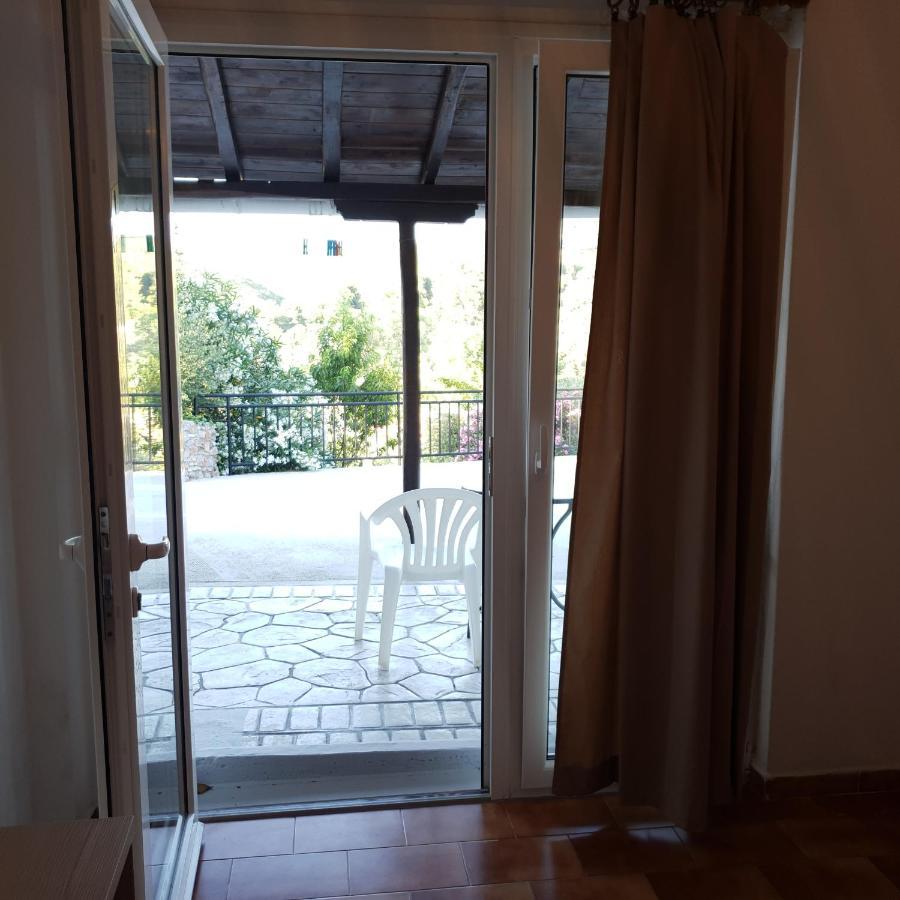 Villa Elpiniki Troulos Exteriör bild